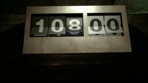 Contador mecánico de la escotilla marcando 108:00.